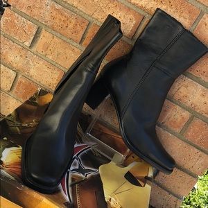 Pikolinos healed boot